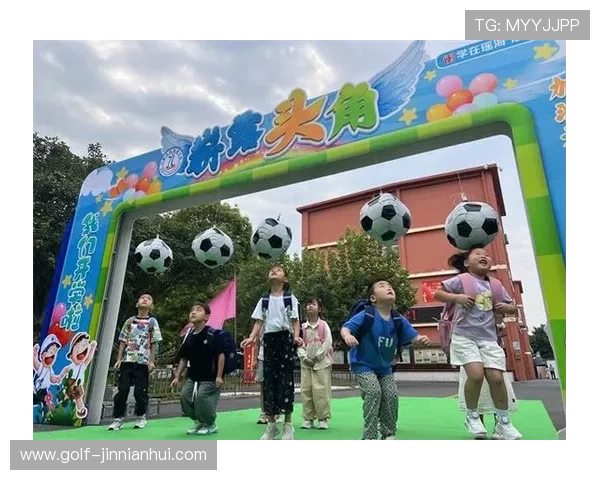 六年级足球小球星崭露头角勇敢追梦成就未来